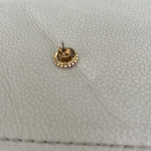 14k yellow gold plated black onyx earring - Picture 3 of 4